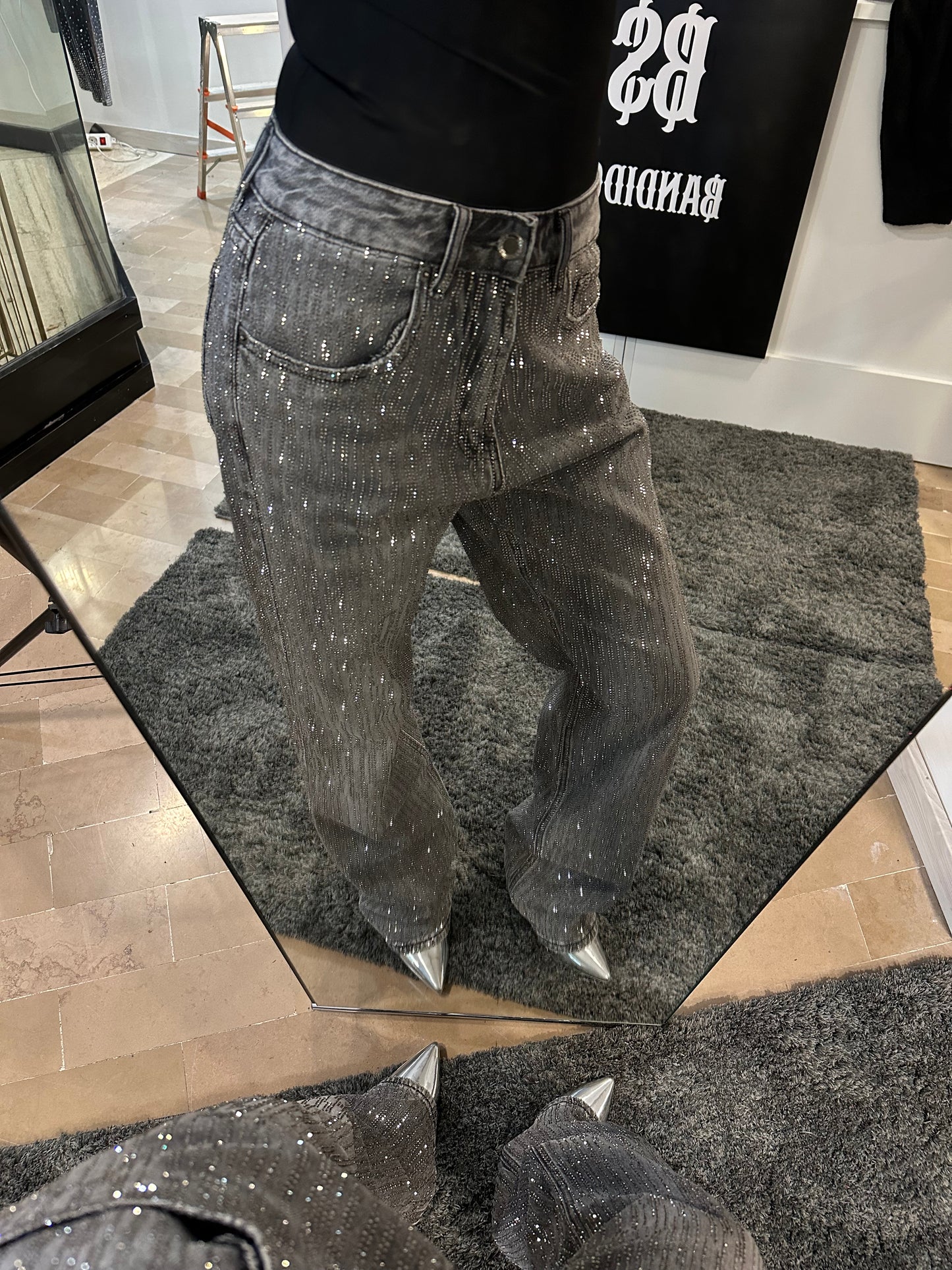 Jeans Cash Out